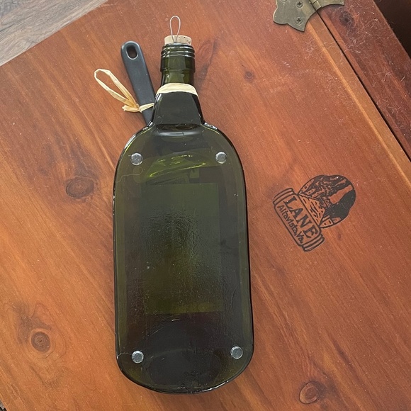 Wine Bottle Cheese Charcuterie Board with Slicer - Picture 3 of 4